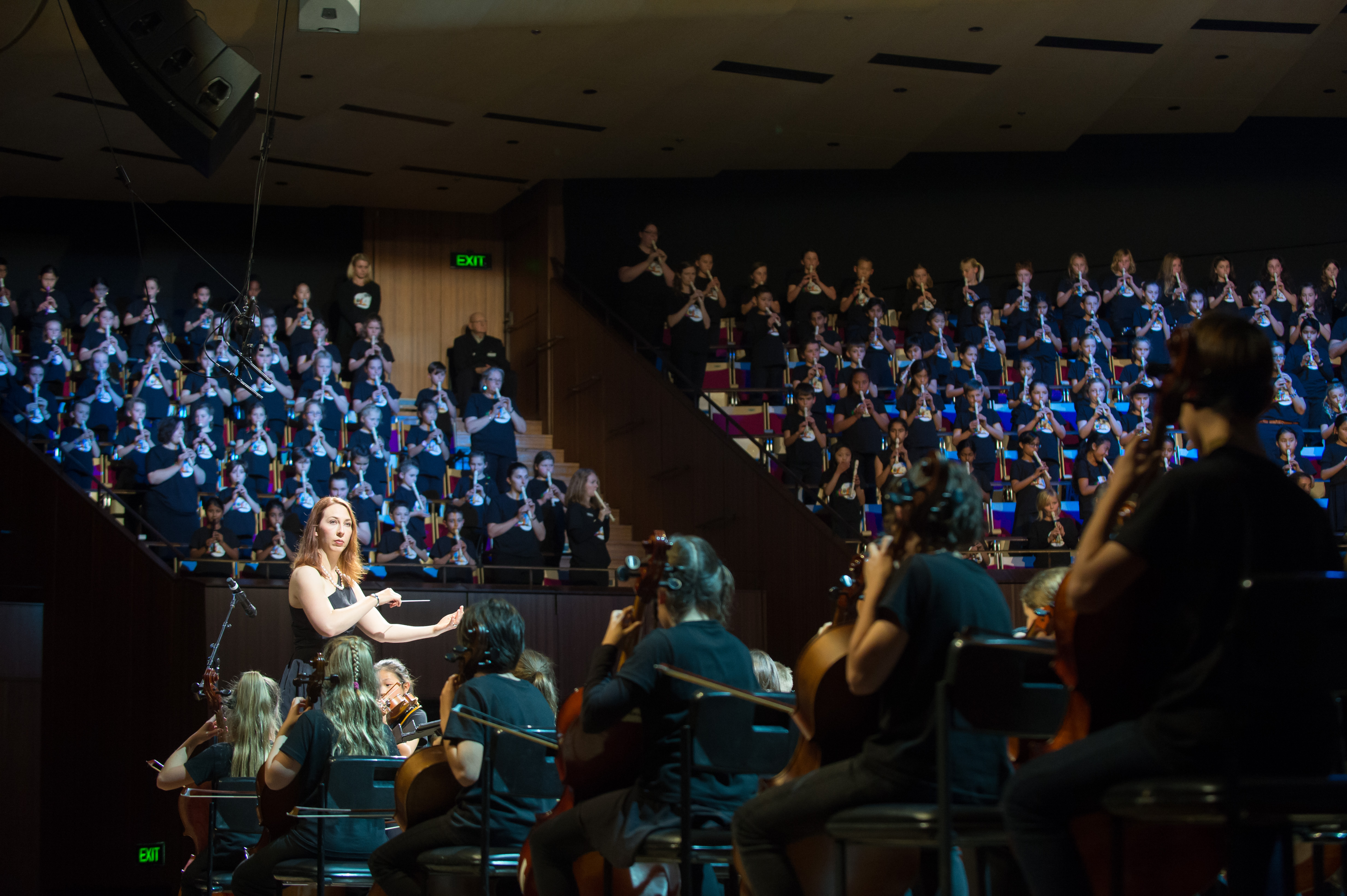 FOIM 2015, conductor Ms. Jennifer MacQueen, photography by Andrew Lasky